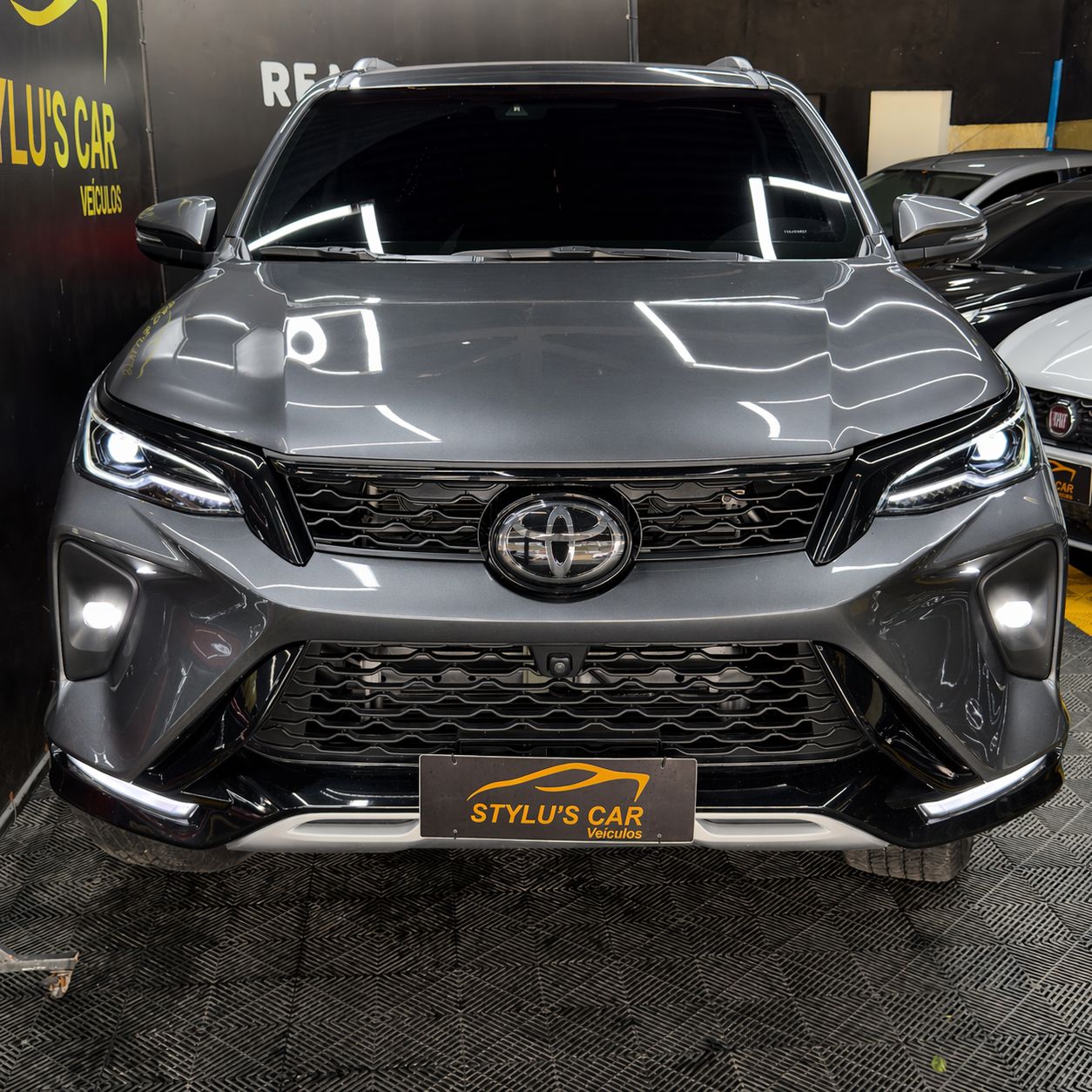 Toyota Hilux SW4 SW4 SRX 2.8 7L AT.