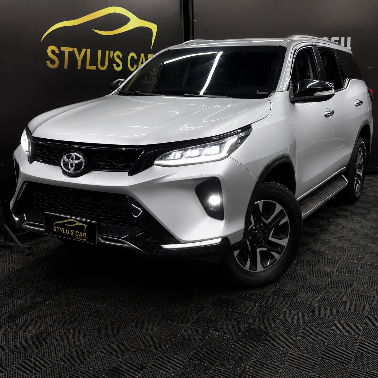 Toyota Hilux SW4 SW4 SRX 2.8 7L AT.